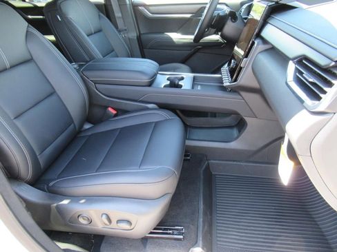 New 2025 GMC Acadia Elevation w/ Elevation Premium Package image 10