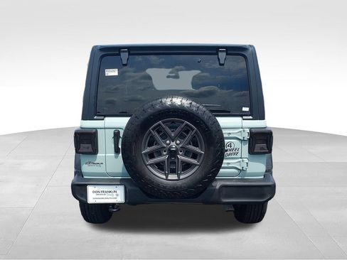 Used 2024 Jeep Wrangler Unlimited Sport AWD/4WD image 4