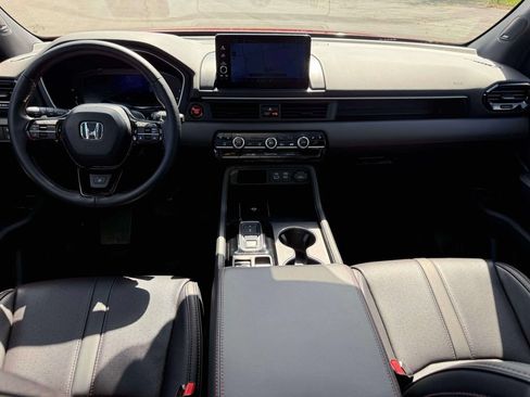 Used 2025 Honda Pilot Black Edition image 18