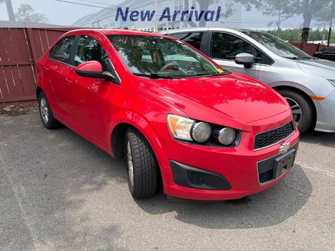 Used 2015 Chevrolet Sonic LT FWD image 2