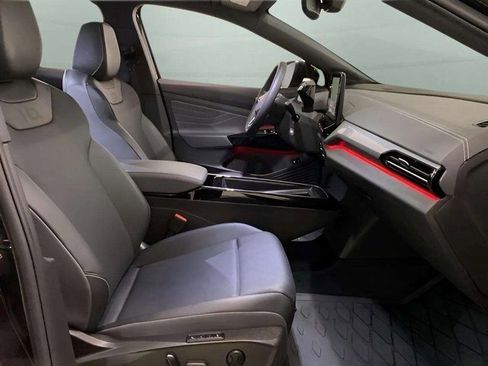 Used 2023 Volkswagen ID.4 S image 23