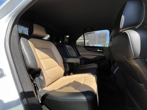 Used 2022 Chevrolet Equinox Premier FWD image 16