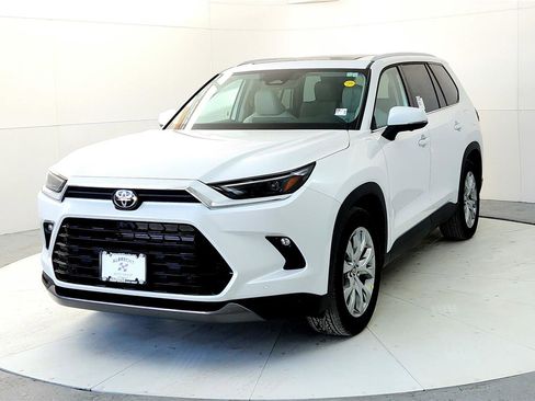 New 2026 Toyota Grand Highlander Limited image 2