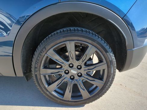 Used 2020 Cadillac XT4 Premium Luxury w/ Cold Weather Package FWD image 25
