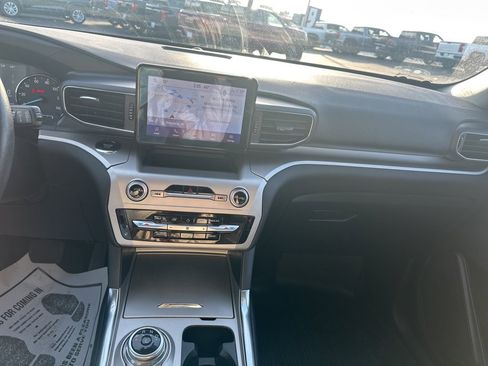 Used 2022 Ford Explorer XLT w/ Equipment Group 202A image 23