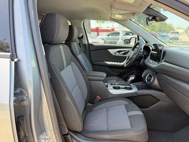Used 2025 Chevrolet Blazer LT AWD/4WD image 28