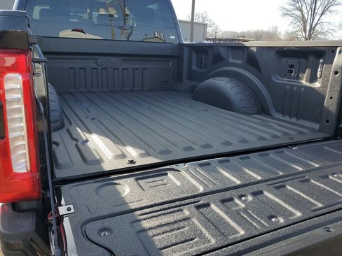 New 2026 Ford F250 Lariat w/ Black Appearance Package image 8