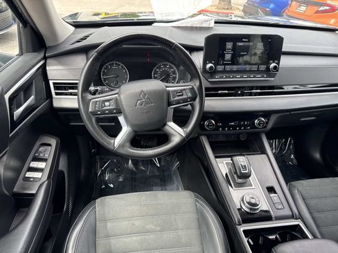 Used 2024 Mitsubishi Outlander FWD image 9
