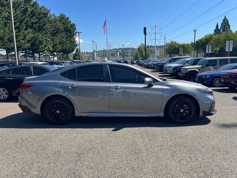 Used 2025 Toyota Camry SE w/ Convenience Package AWD/4WD image 4