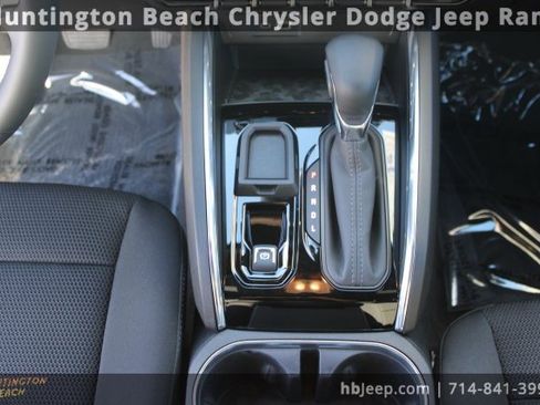 Used 2026 GMC Canyon Elevation image 13