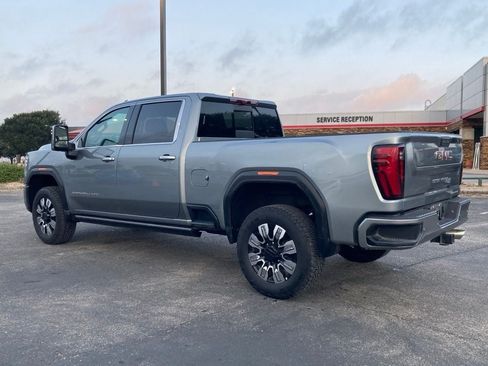 Used 2024 GMC Sierra 2500 Denali w/ Denali Reserve Package AWD/4WD image 7