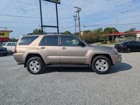 Used 2004 Toyota 4Runner SR5 RWD image 5