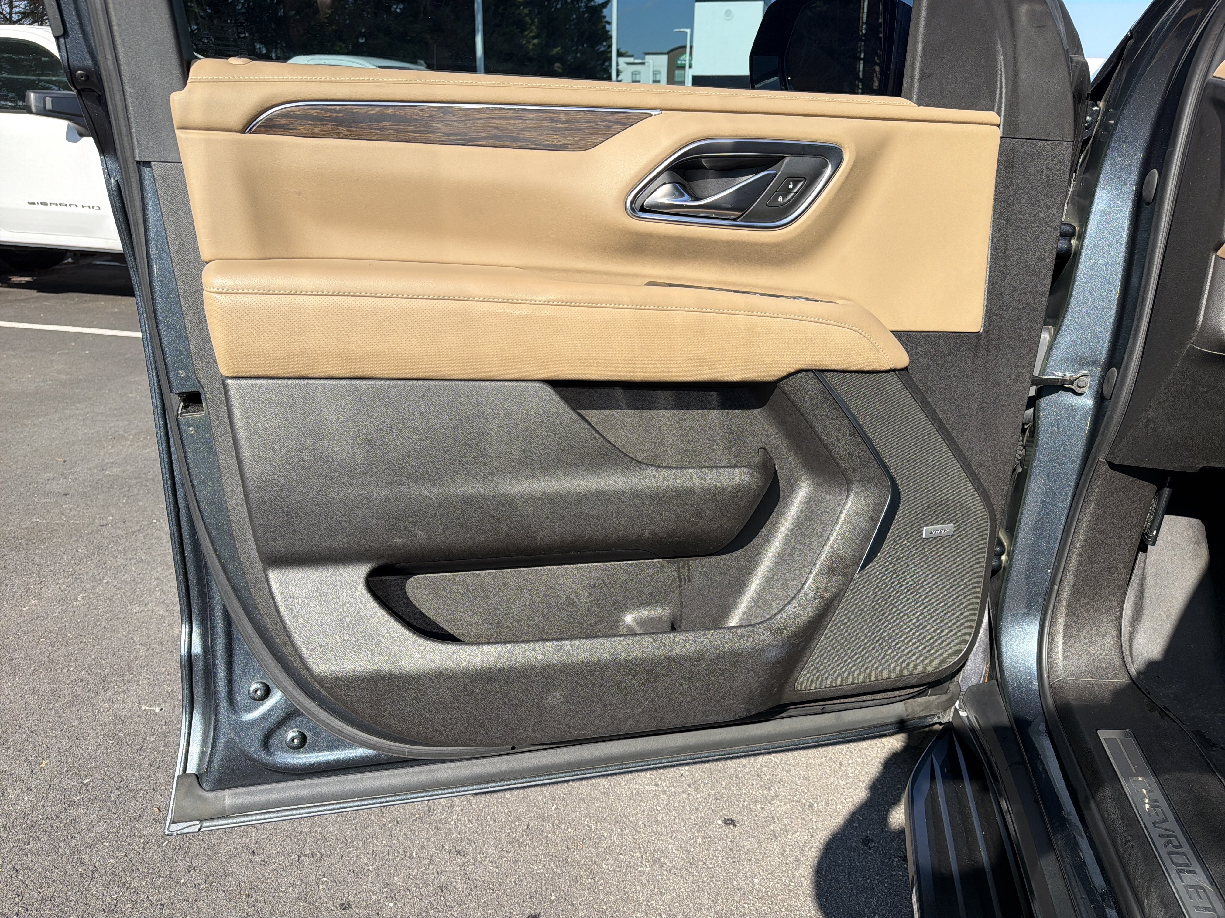 Used 2021 Chevrolet Suburban Premier AWD/4WD image 14