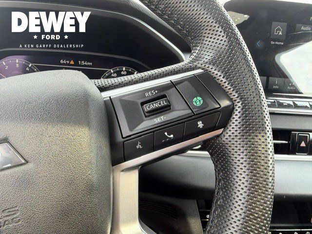 Used 2023 Mitsubishi Outlander SE Black Edition AWD/4WD image 16
