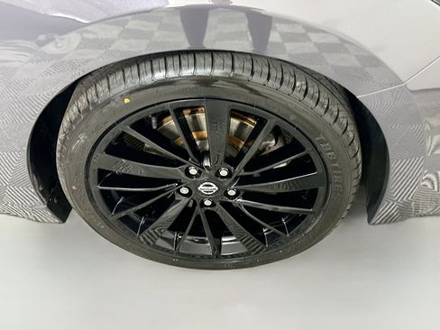 Used 2021 Nissan Maxima Platinum w/ 40th Anniversary Package image 32