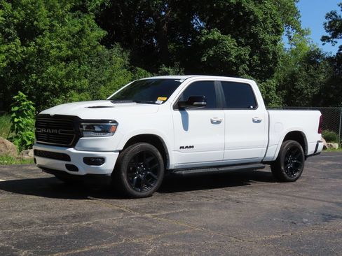 Used 2022 RAM 1500 Laramie AWD/4WD image 8
