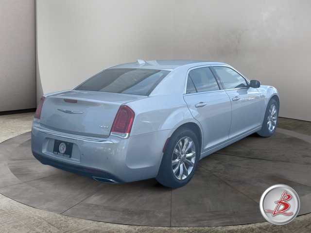 Used 2021 Chrysler 300 Touring L AWD/4WD image 7