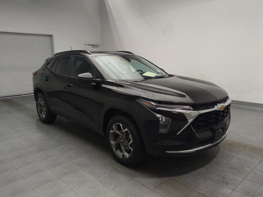 Used 2025 Chevrolet Trax LT w/ LT Convenience Package FWD image 13