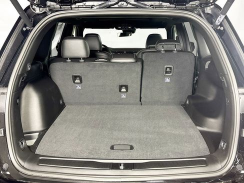 New 2025 Jeep Grand Cherokee Limited w/ MOPAR Finishing Package AWD/4WD image 22