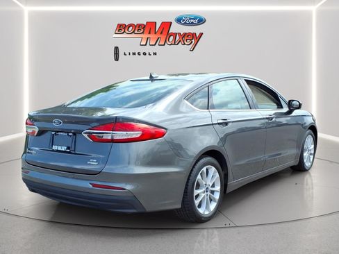 Used 2020 Ford Fusion SE FWD image 4