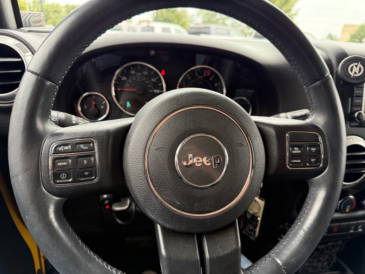 Used 2015 Jeep Wrangler Unlimited Rubicon w/ Connectivity Group AWD/4WD image 13