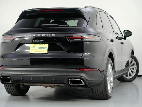 Used 2022 Porsche Cayenne Platinum Edition AWD/4WD image 5