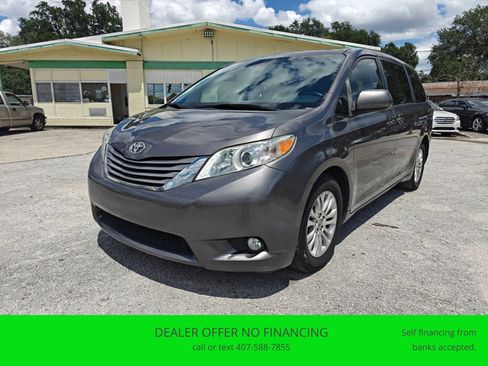Used 2016 Toyota Sienna XLE w/ XLE Navigation Package image 1