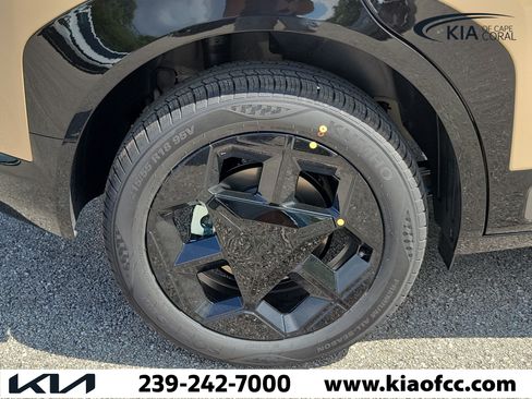 New 2027 Kia Seltos X-Line S w/ X-Line S Premium Package AWD/4WD image 9