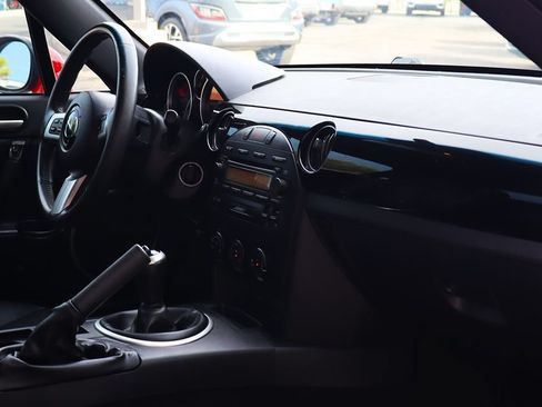 Used 2008 MAZDA MX-5 Miata Grand Touring w/ Premium Pkg RWD image 28