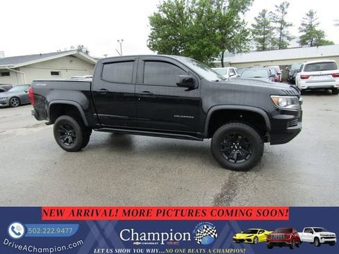 Used 2022 Chevrolet Colorado ZR2 w/ ZR2 Midnight Special Edition AWD/4WD image 3