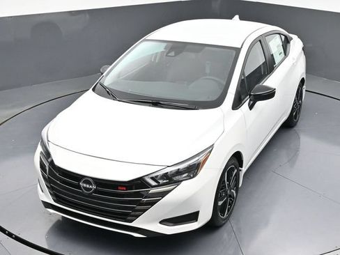 New 2025 Nissan Versa SR w/ Trunk Package FWD image 36