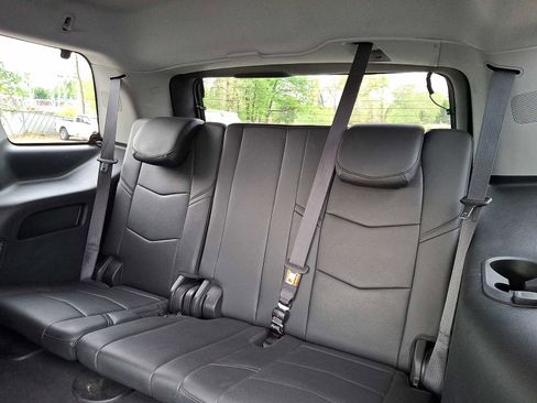Used 2018 Cadillac Escalade Premium Luxury AWD/4WD image 10