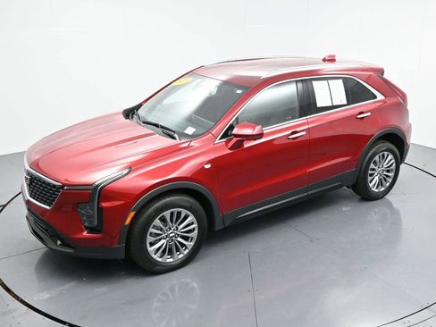 Used 2025 Cadillac XT4 Premium Luxury image 39