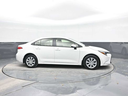 Used 2024 Toyota Corolla LE image 7