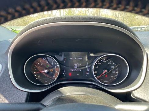 Used 2019 Jeep Compass Latitude FWD image 24