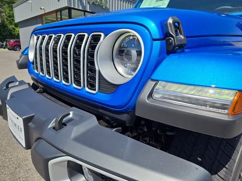New 2026 Jeep Wrangler Unlimited Sahara AWD/4WD image 9