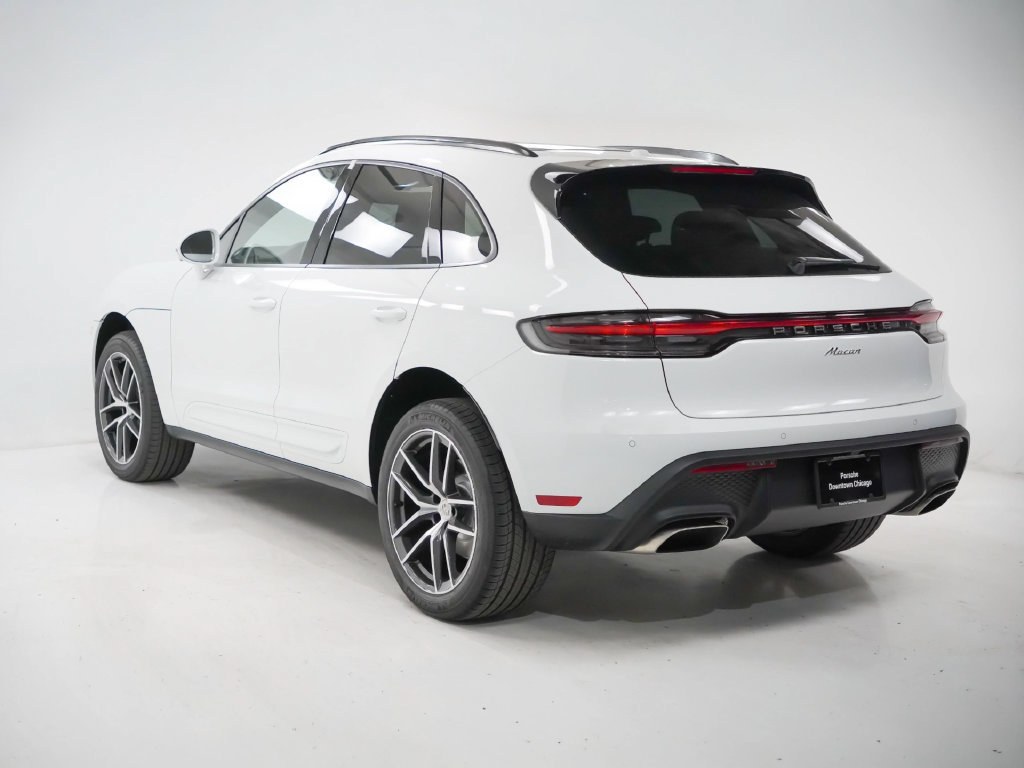 Certified 2026 Porsche Macan AWD/4WD image 3