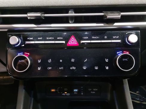 Certified 2025 Hyundai Santa Cruz Limited image 22