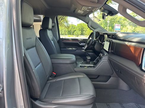 Used 2024 GMC Sierra 1500 Denali w/ Technology Package AWD/4WD image 27