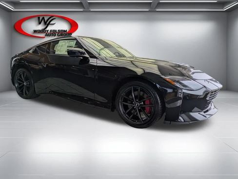 New 2026 Nissan Z Performance w/ Floor Mat Package RWD image 2