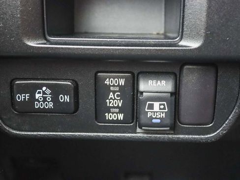 Used 2017 Toyota Tacoma TRD Sport w/ Tow Package image 49