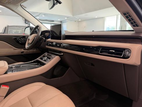 Used 2022 Lincoln Aviator Reserve RWD image 14