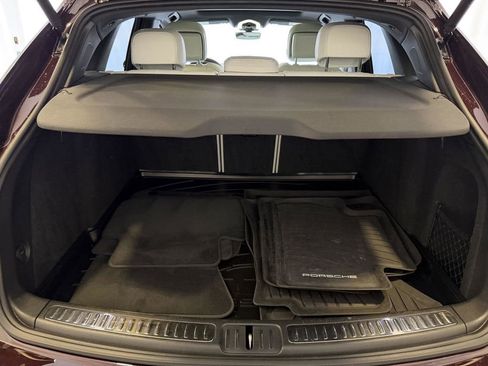 Certified 2023 Porsche Macan S AWD/4WD image 28
