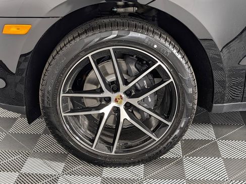 New 2026 Porsche Macan image 11