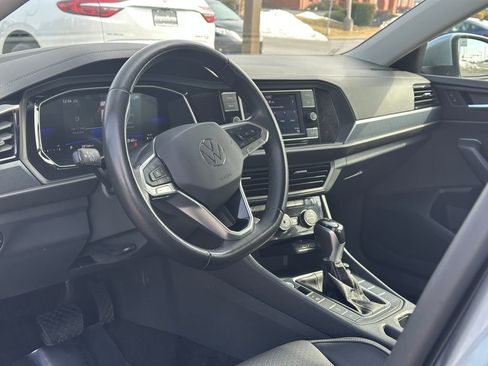Used 2024 Volkswagen Jetta SE image 18