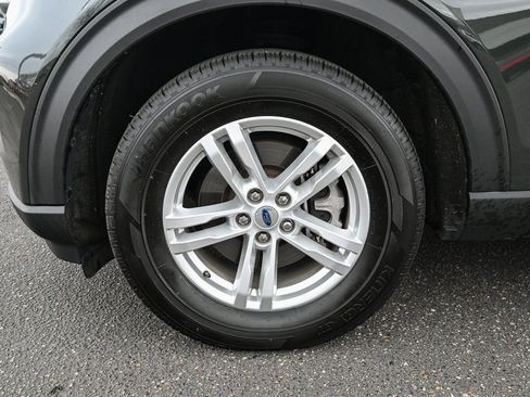 Certified 2023 Ford Explorer XLT w/ Equipment Group 202A image 12