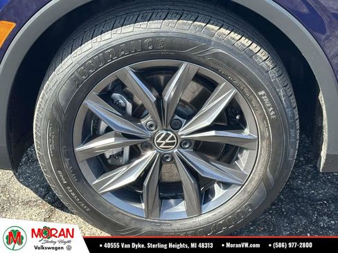 Certified 2023 Volkswagen Tiguan SE w/ Panoramic Sunroof Package AWD/4WD image 9