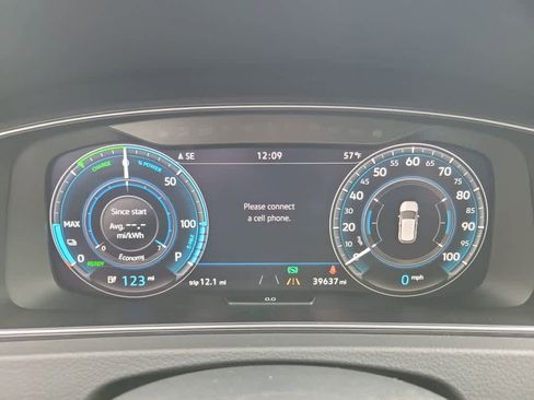 Used 2019 Volkswagen e-Golf SEL Premium image 12