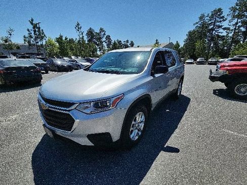 Used 2020 Chevrolet Traverse LS image 4
