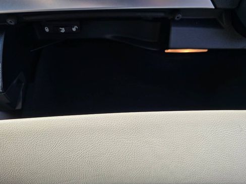 Used 2015 Mercedes-Benz C 300 4MATIC Sedan image 31